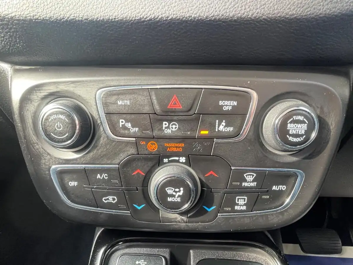 2019-jeep-compass-20multijet-ii-limited-168bhp-auto-big-33