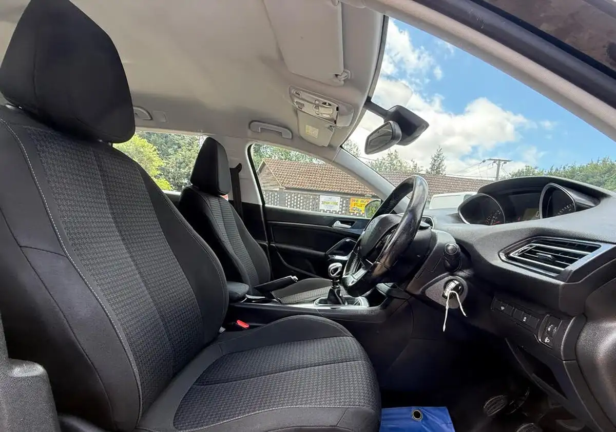 2018-peugeot-308-sw-15-bluehdi-active-15-bluehdi-130bhp-big-10