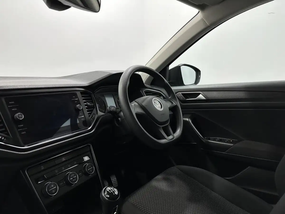 2021-volkswagen-t-roc-20tdi-s-big-21