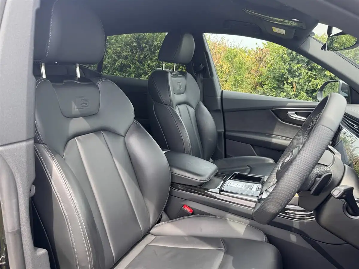 2023-audi-q8-30-55-tfsi-black-edition-big-7
