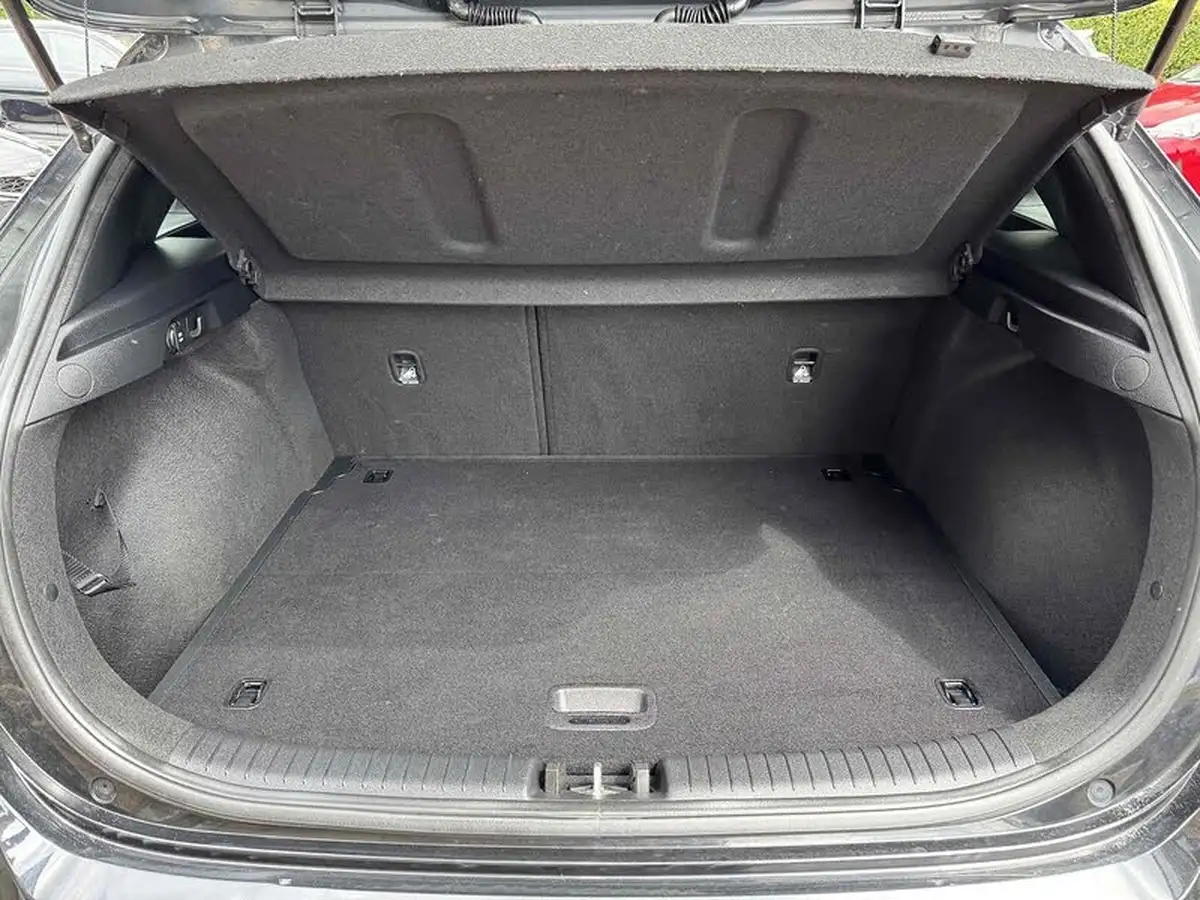 2022-kia-ceed-15-t-gdi-3-hatchback-big-34