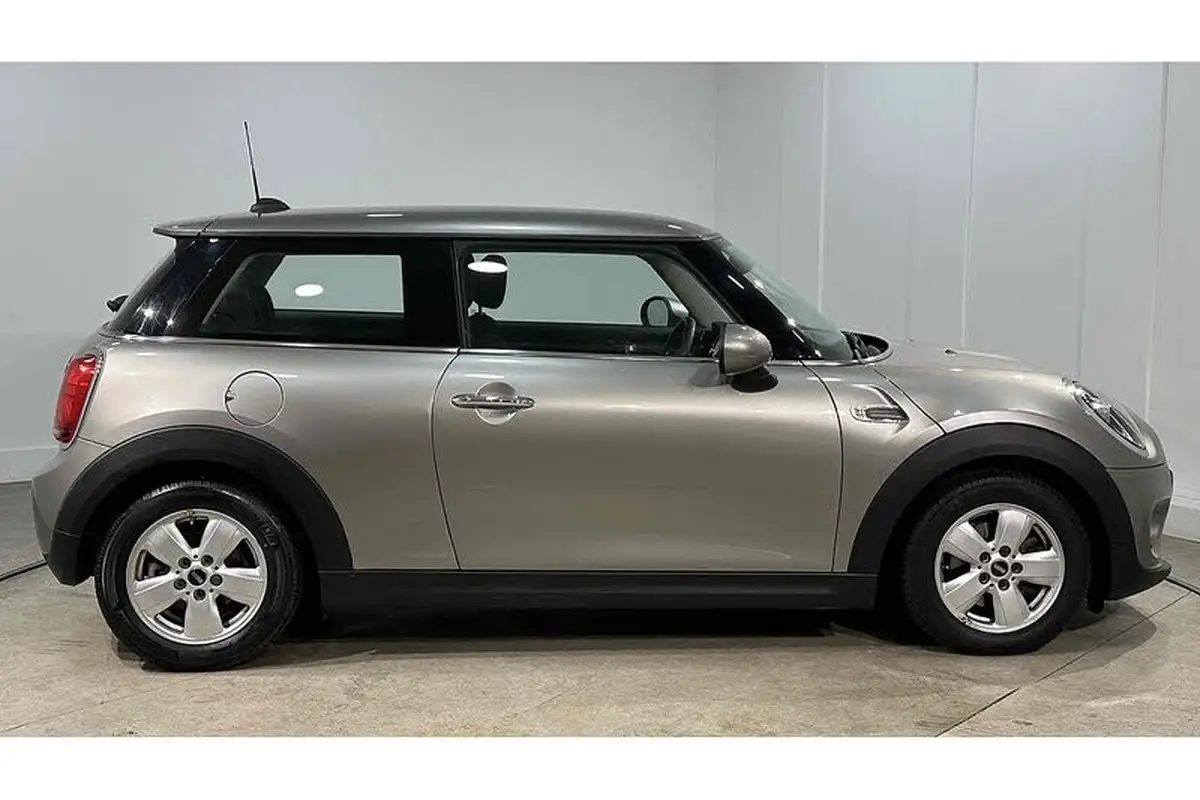 2019-mini-cooper-15-cooper-classic-hatchback-3d-big-4