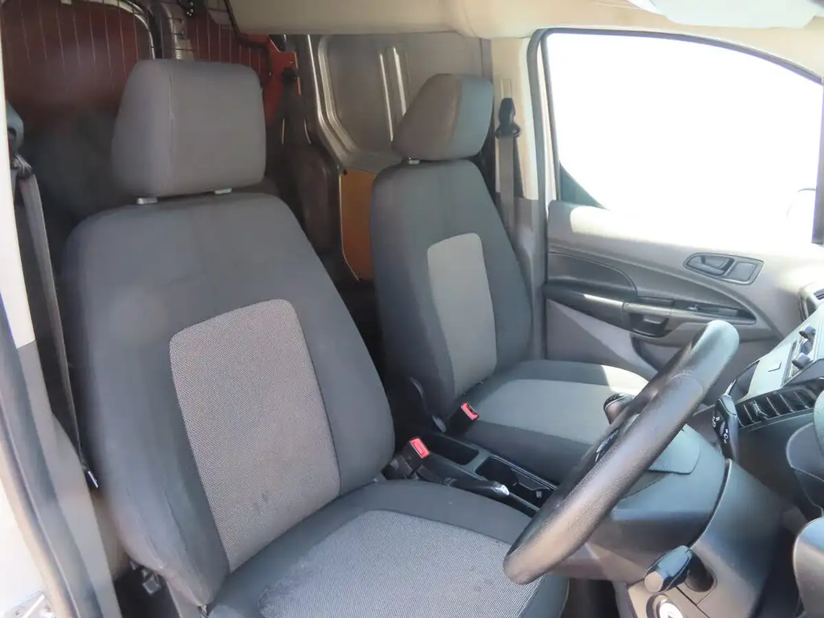 2020-ford-transit-connect-big-36