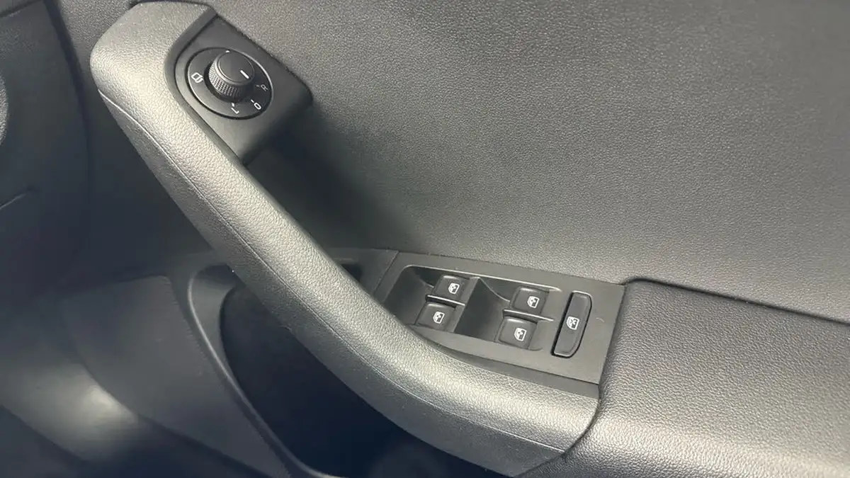 2019-skoda-octavia-20tdi-vrs-4x4-scr-hatchback-big-24