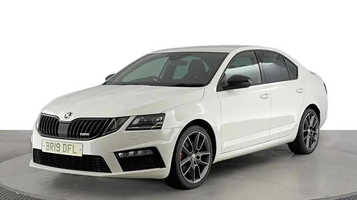 2019-skoda-octavia-20tdi-vrs-4x4-scr-hatchback-big-0