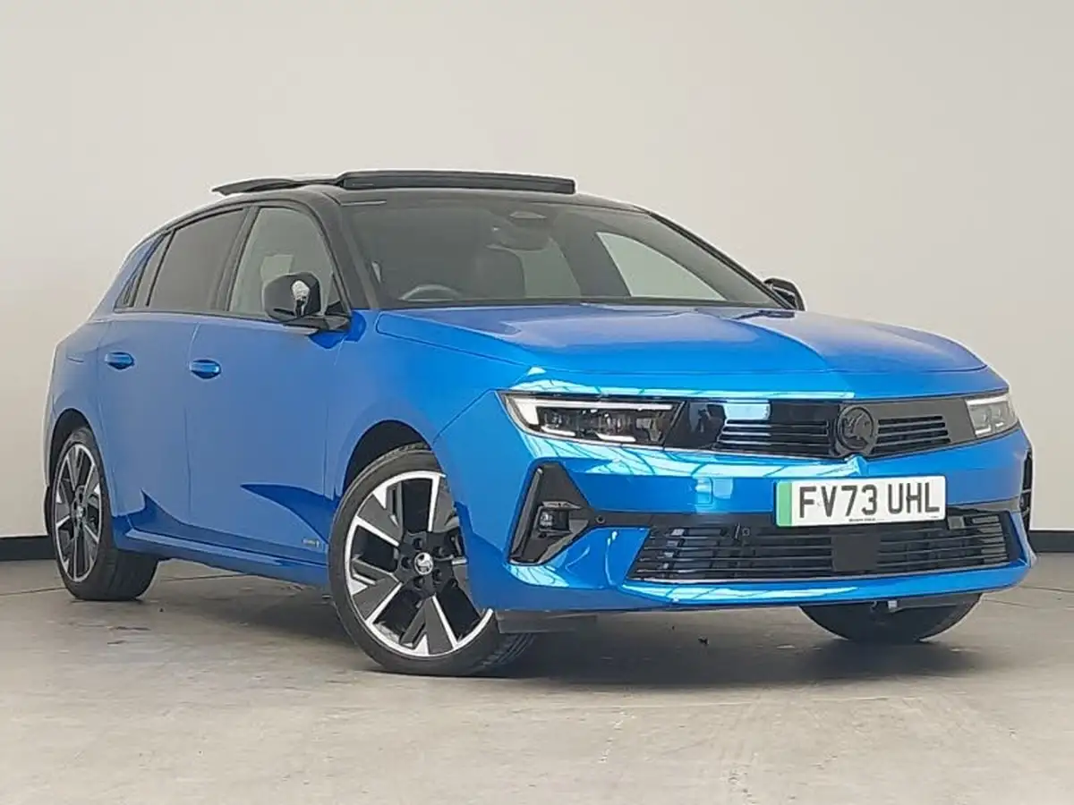 2023-vauxhall-astra-e-ultimate-hatchback-big-0