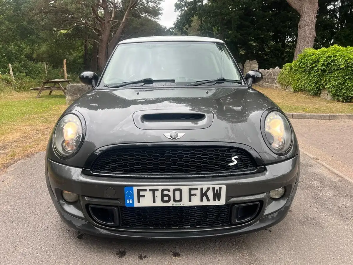 2010-mini-cooper-16-cooper-s-hatchback-3d-big-1