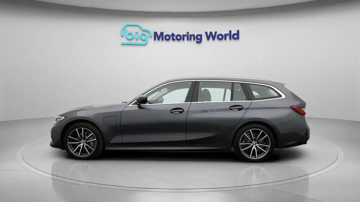 2021-bmw-3-series-20-330e-sport-pro-touring-5d-big-4