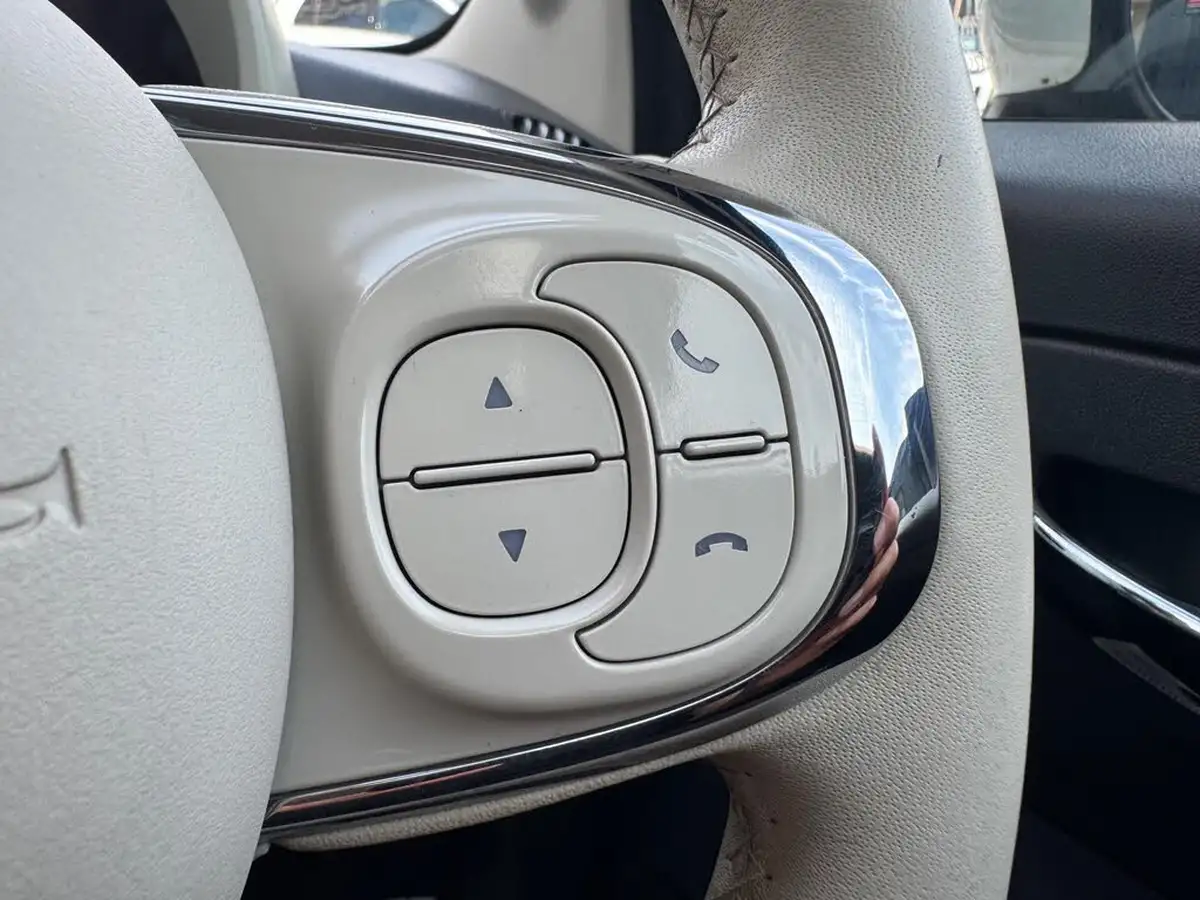 2016-fiat-500-12-lounge-dualogic-big-41