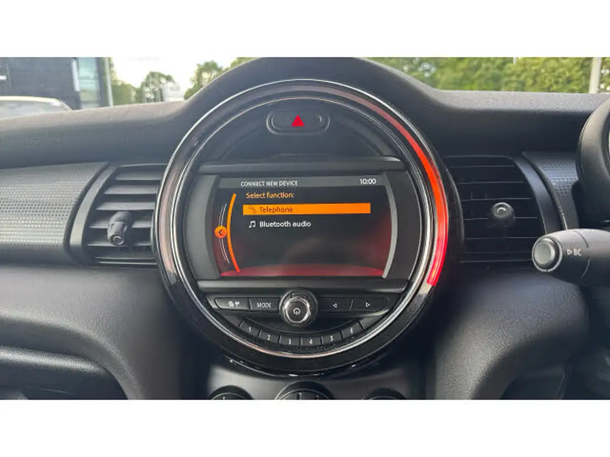 2019-mini-cooper-15-cooper-classic-hatchback-3d-big-36