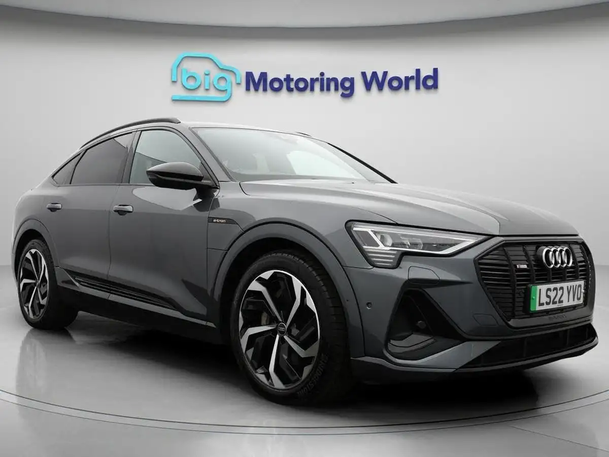 2022-audi-e-tron-50e-black-edition-sportback-big-0