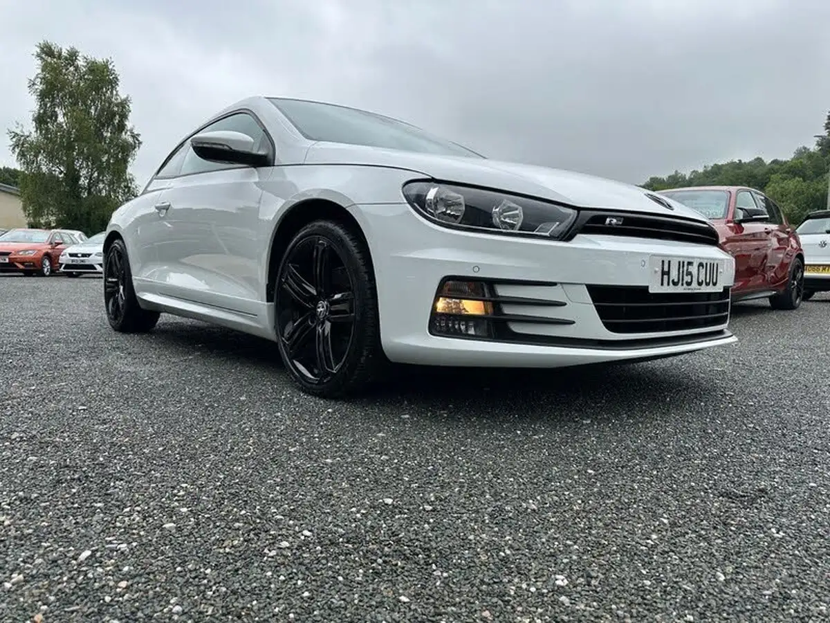 2015-volkswagen-scirocco-20tdi-r-line-184ps-big-47
