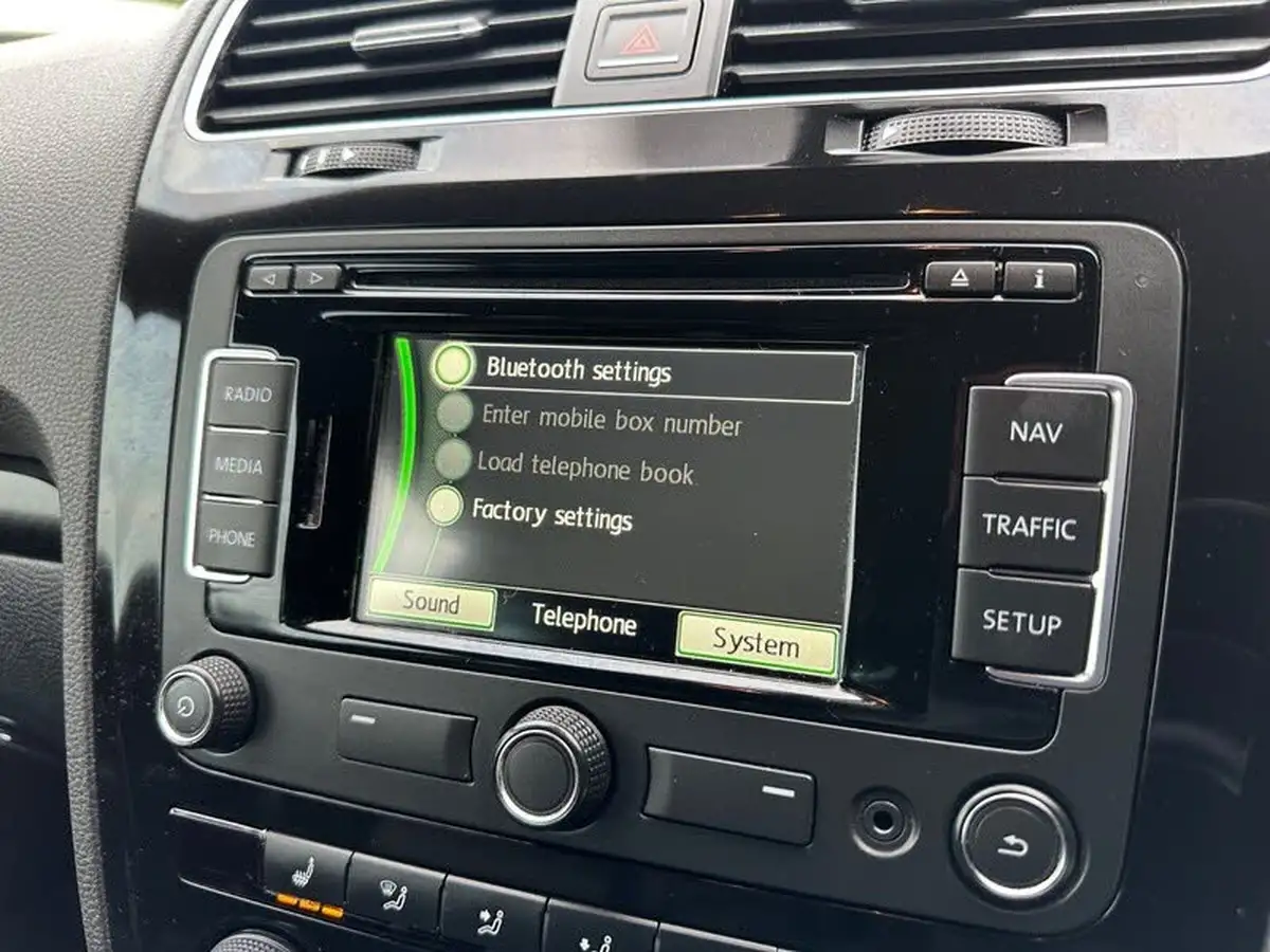 2015-volkswagen-scirocco-20tdi-r-line-184ps-big-23