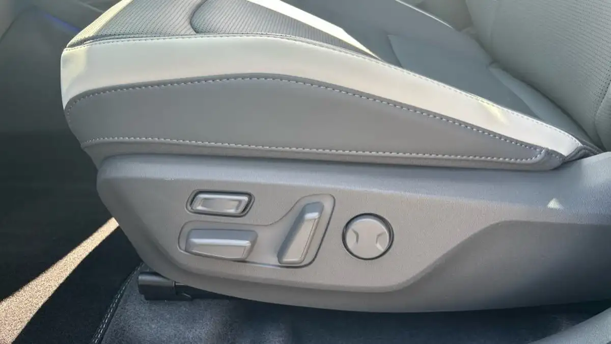 2025-kia-ev3-e-gt-line-s-big-19