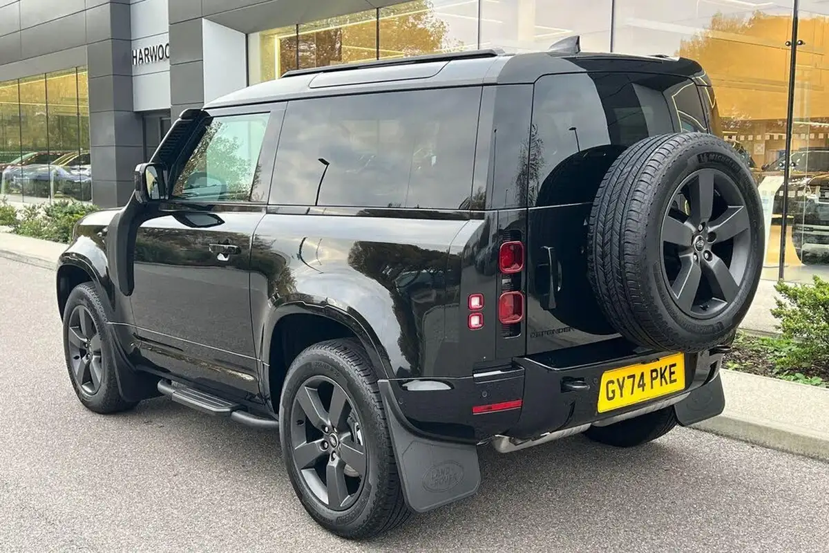 2024-land-rover-90-defender-30-d350-x-dynamic-hse-big-12