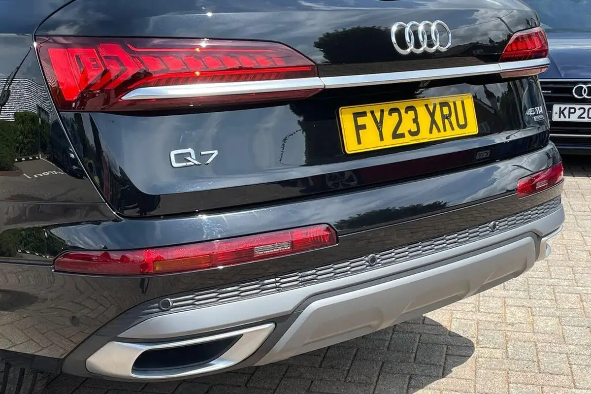2023-audi-q7-30-45-tdi-s-line-big-47