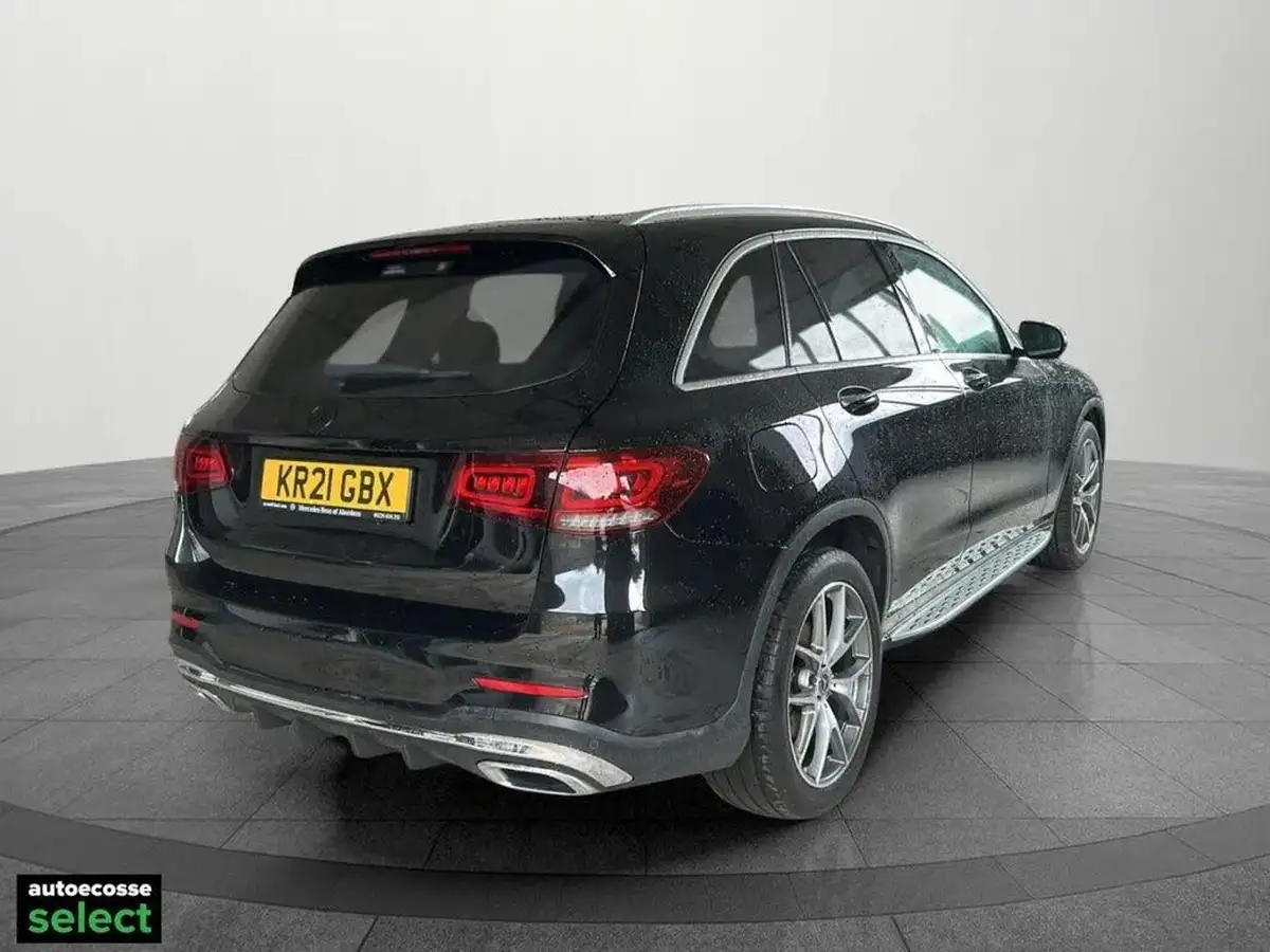 2021-mercedes-benz-glc-class-20d-glc300d-amg-line-premium-plus-245ps-station-wagon-5d-big-8