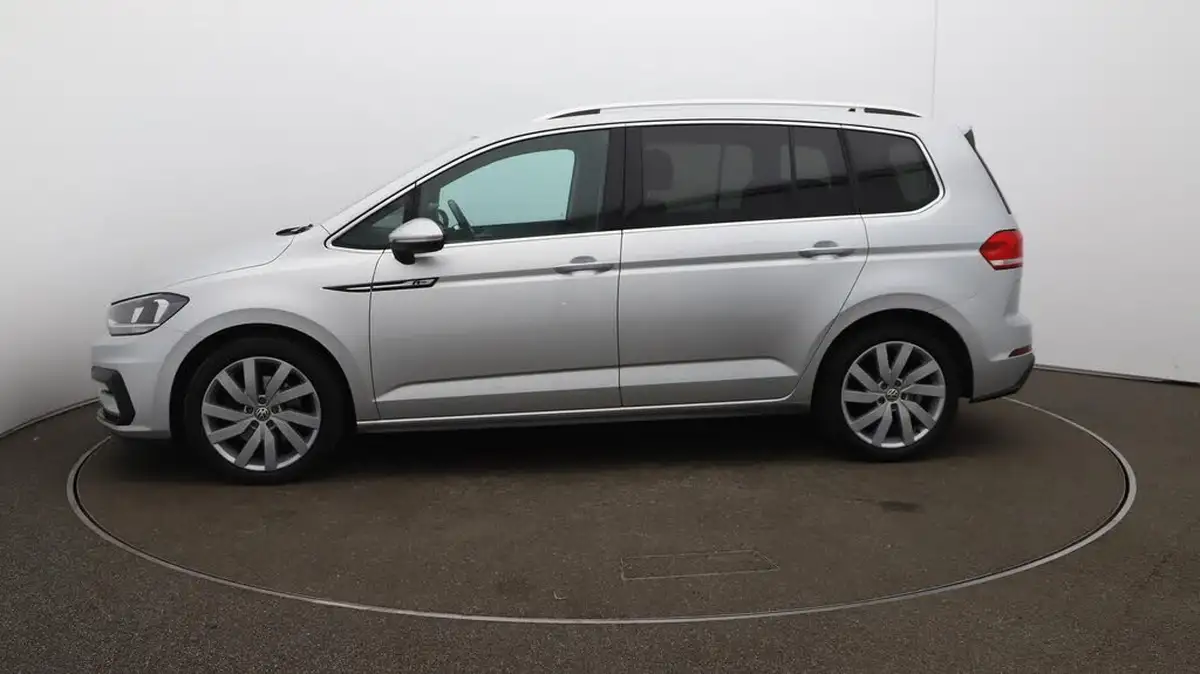 2020-volkswagen-touran-15-tsi-r-line-big-67
