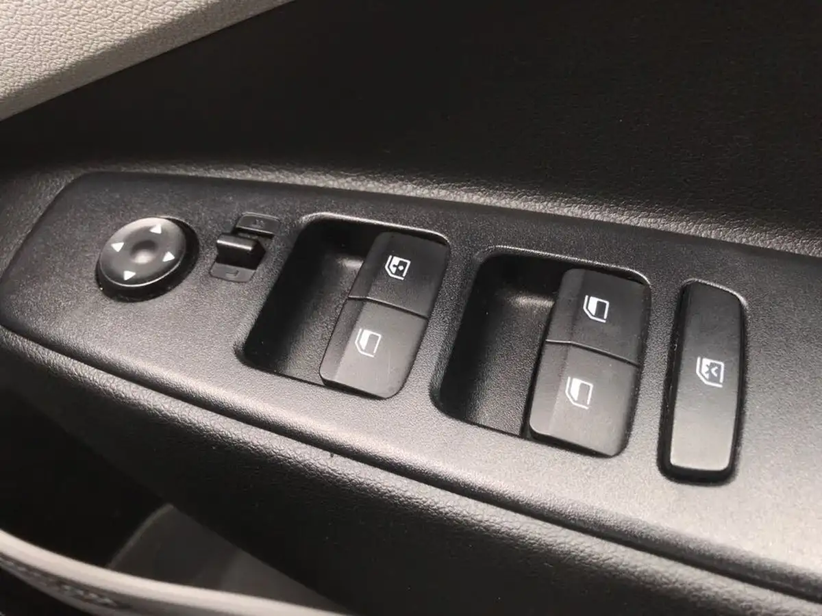 2022-hyundai-i10-10-premium-big-19
