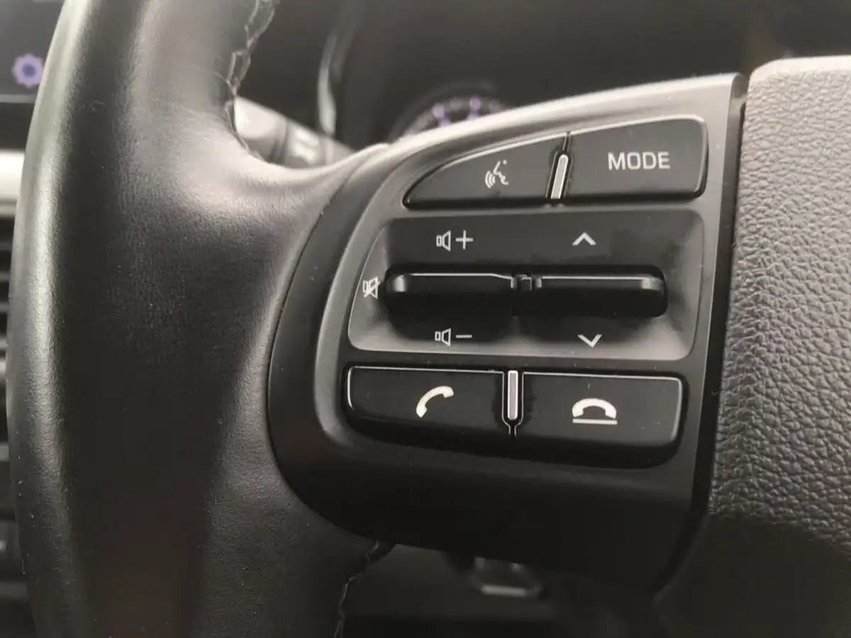 2022-hyundai-i10-10-premium-big-15