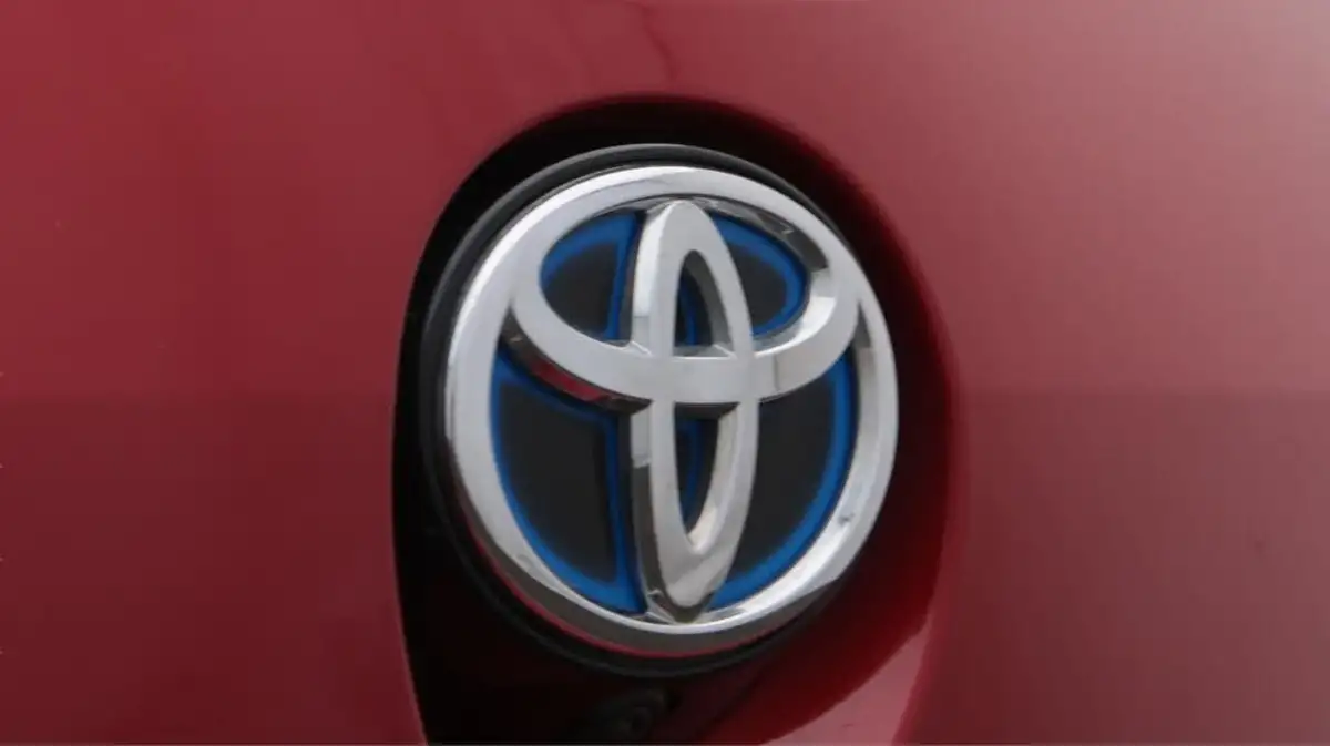 2021-toyota-corolla-18-vvt-i-design-spare-wheel-hatchback-5d-big-23
