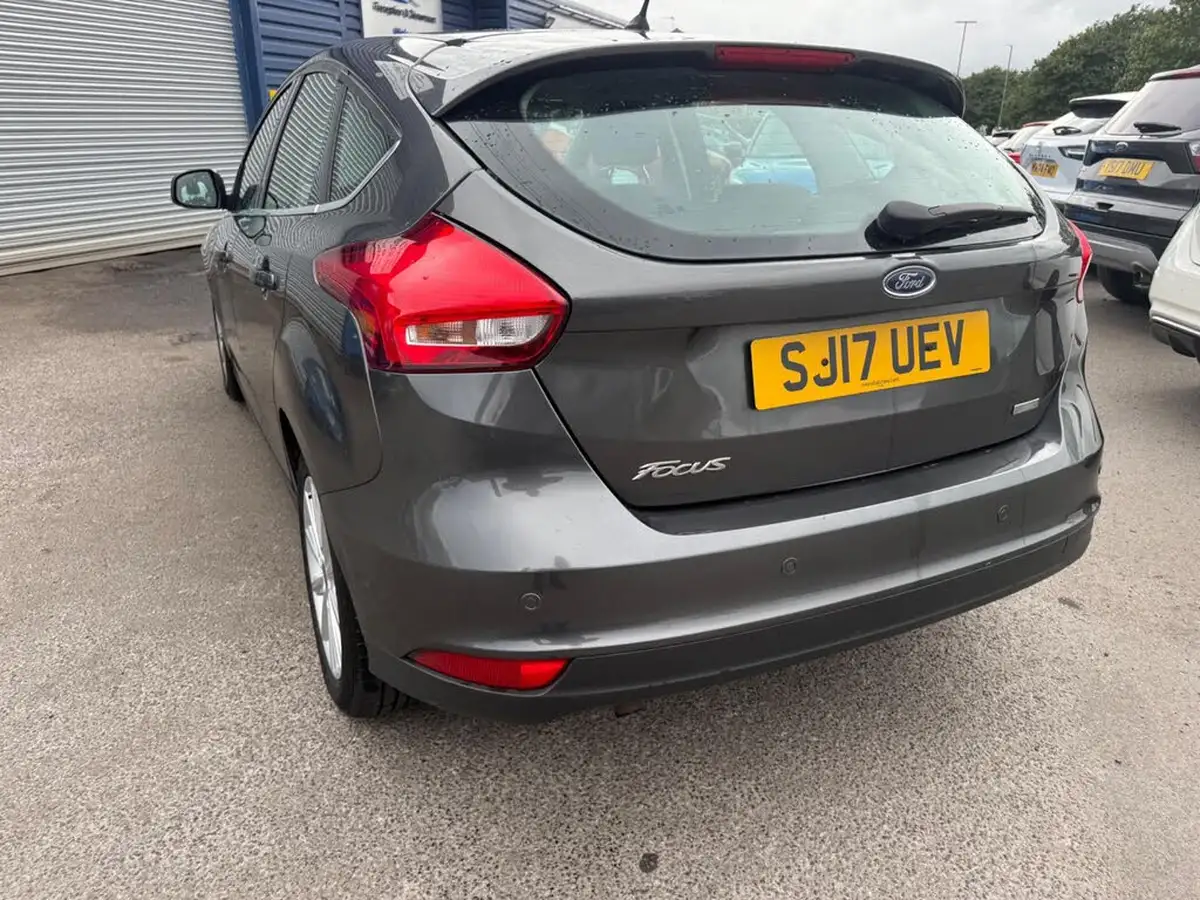 2017-ford-focus-10t-titanium-100ps-hatchback-big-11