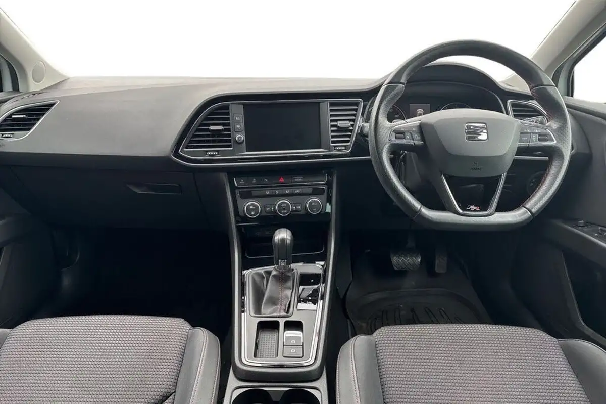 2019-seat-leon-15-tsi-evo-fr-150ps-hatchback-dsg-big-11