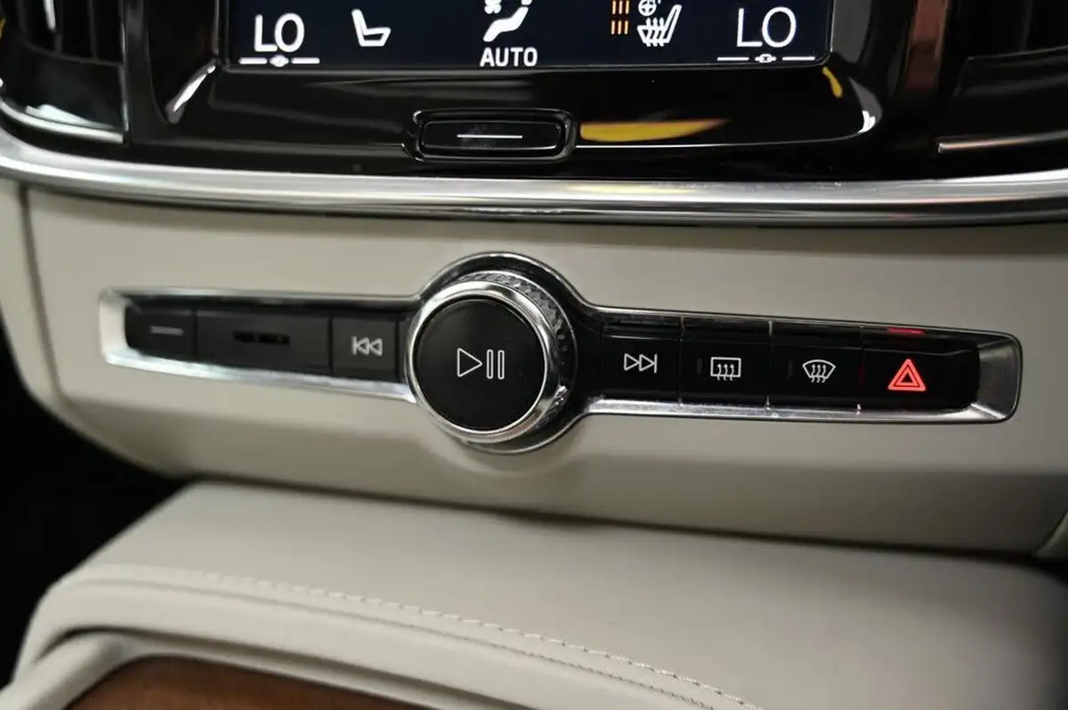2018-volvo-s90-20td-d5-inscription-4x4-big-23