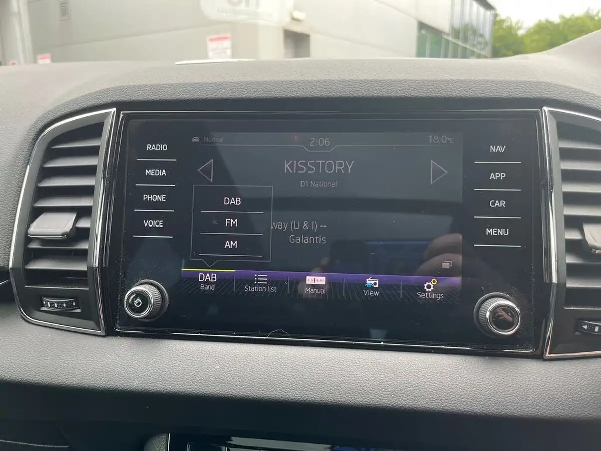 2019-skoda-karoq-15-tsi-sportline-dsg-big-22