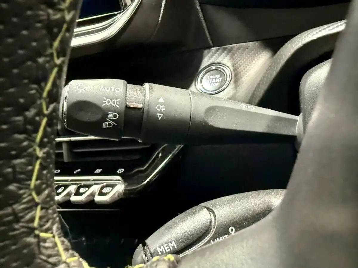 2023-peugeot-208-12-puretech-gt-100ps-big-16