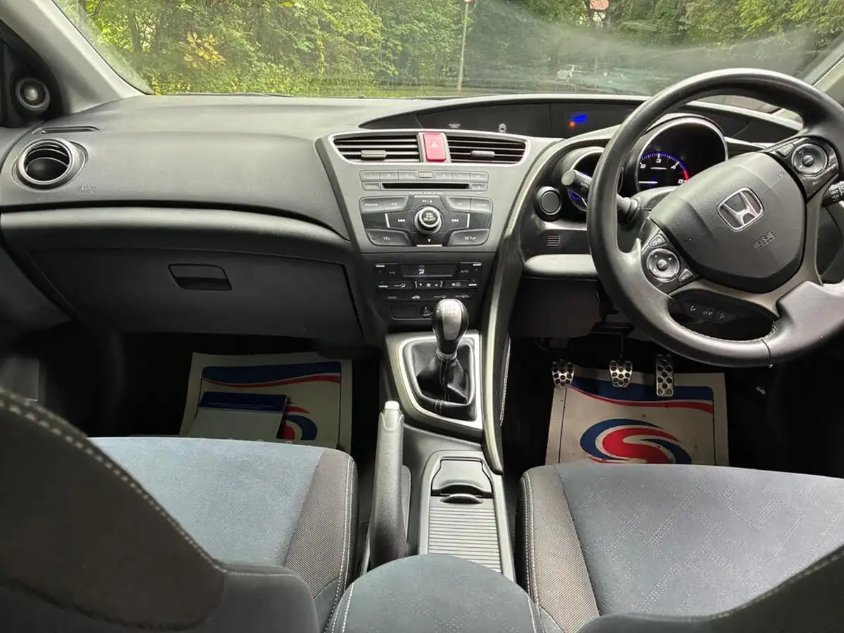 2014-honda-civic-16td-se-plus-hatchback-big-20