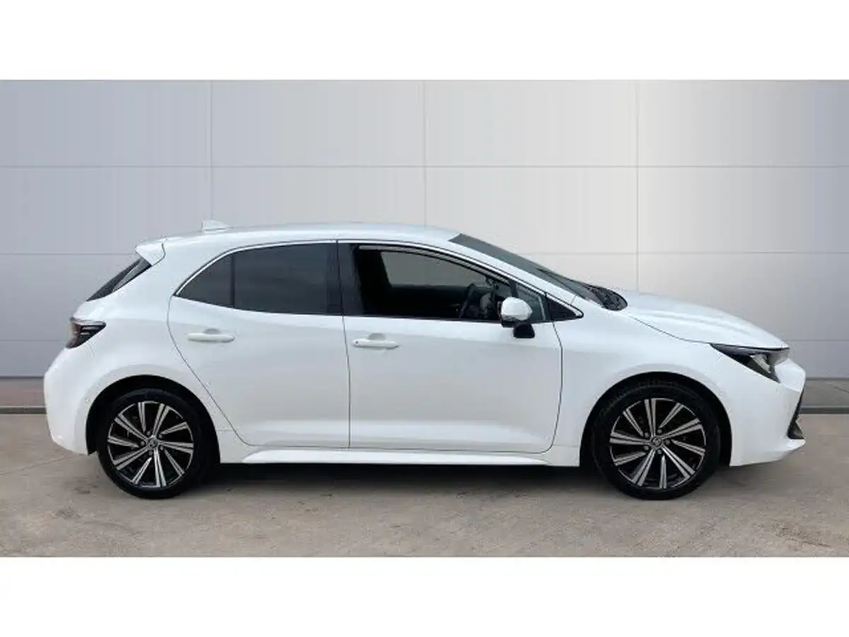 2022-toyota-corolla-18-vvt-i-design-120bhp-trk-hatchback-5d-big-4