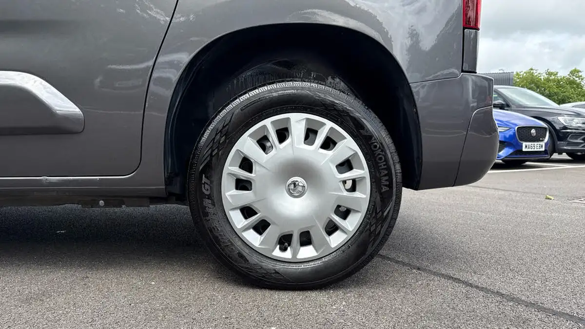 2023-vauxhall-combo-15cdti-pro-2300-100pseu6d-pro-l1h1-big-17
