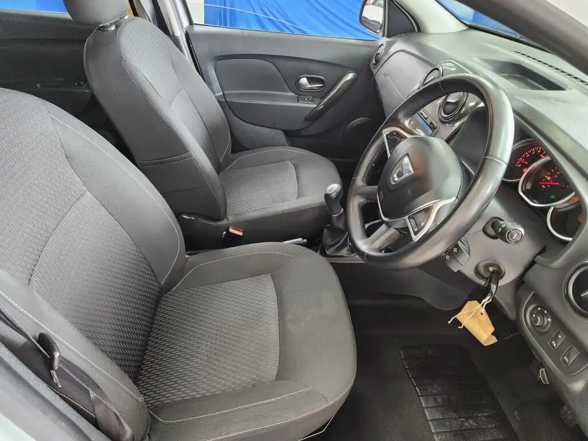 2017-dacia-sandero-15dci-laureate-big-15
