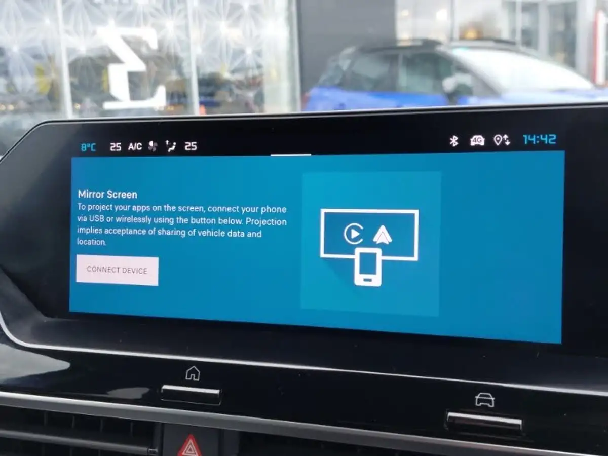 2024-citroen-c4-e-e-series-156ps-54kwh-big-17