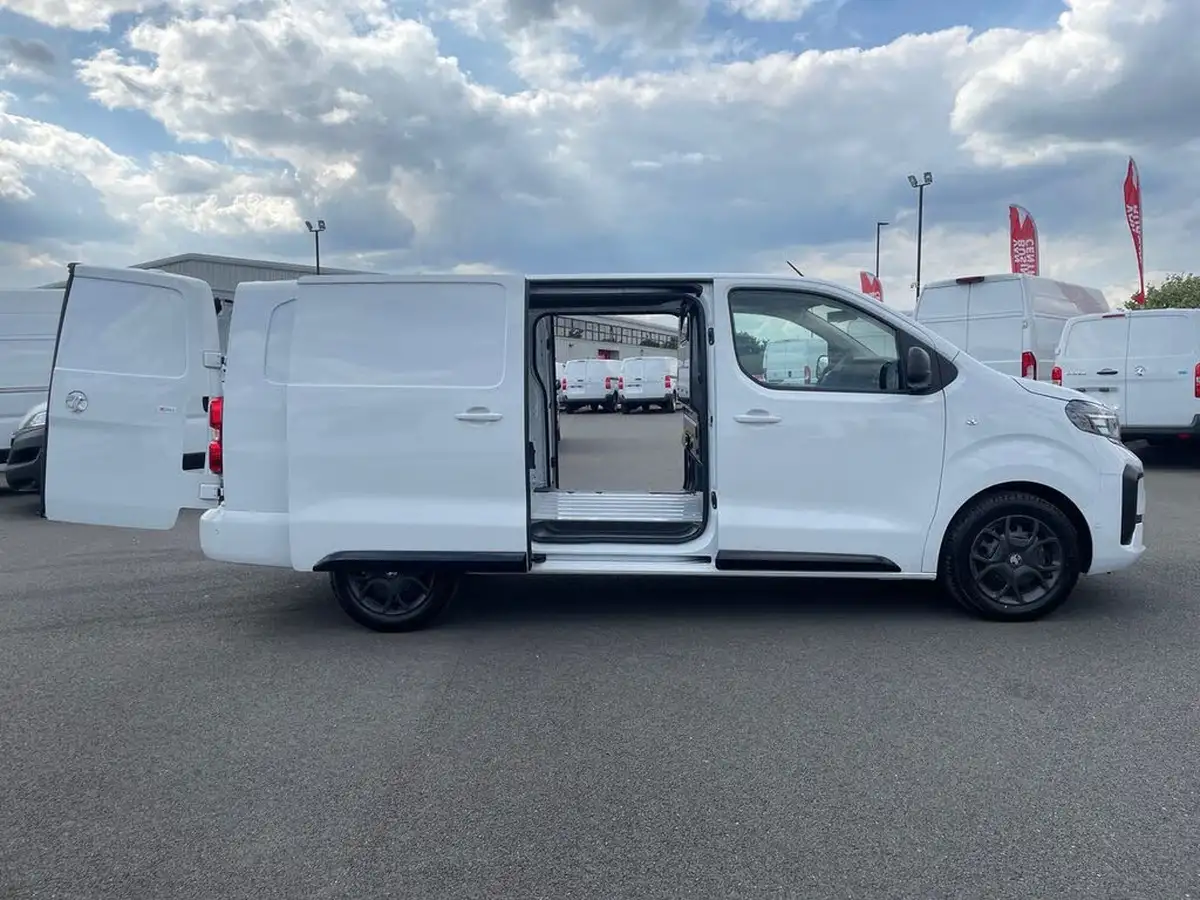 2024-vauxhall-vivaro-20td-xl-pro-big-18