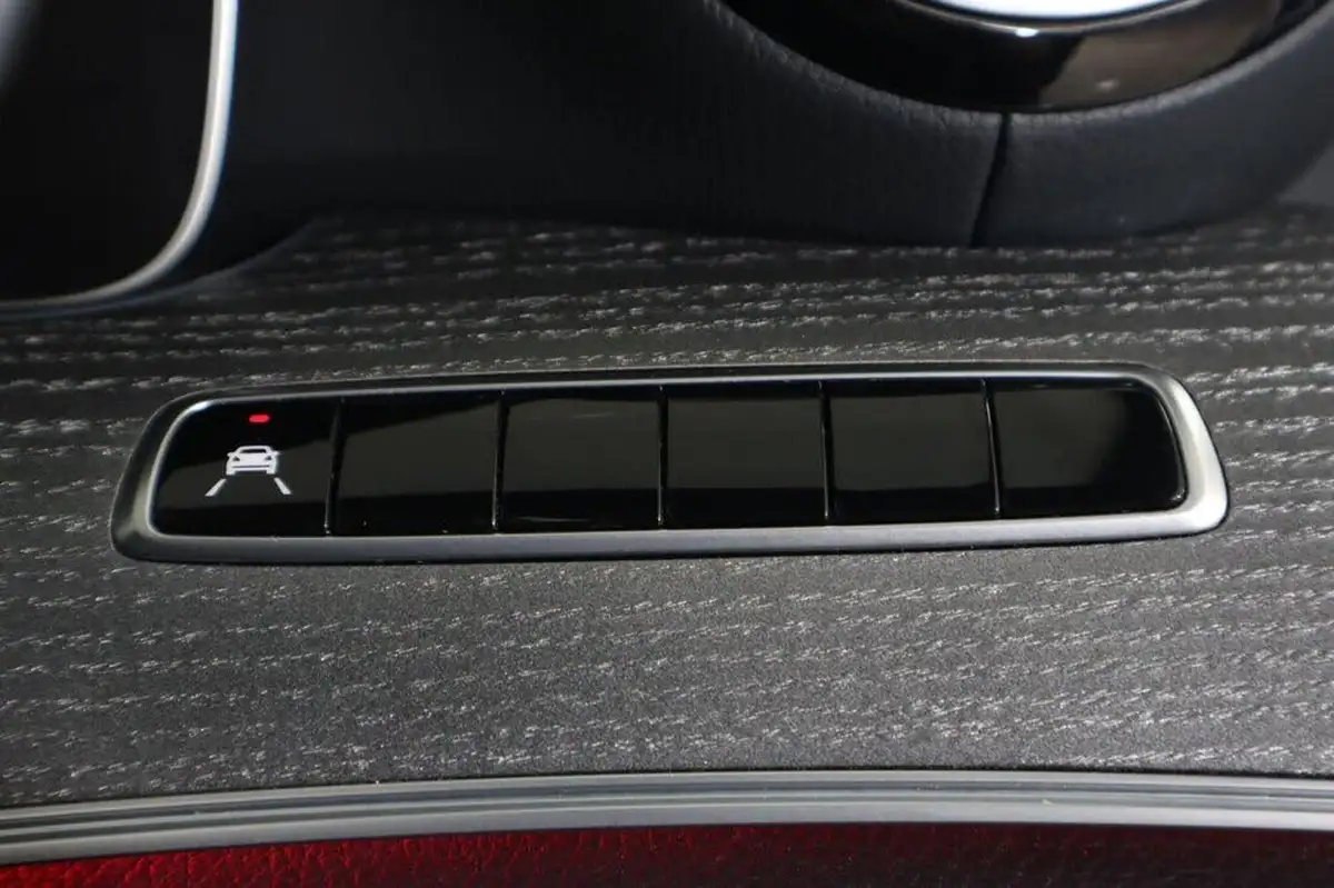 2019-mercedes-benz-cls-class-20d-cls300d-amg-line-premium-plus-big-23