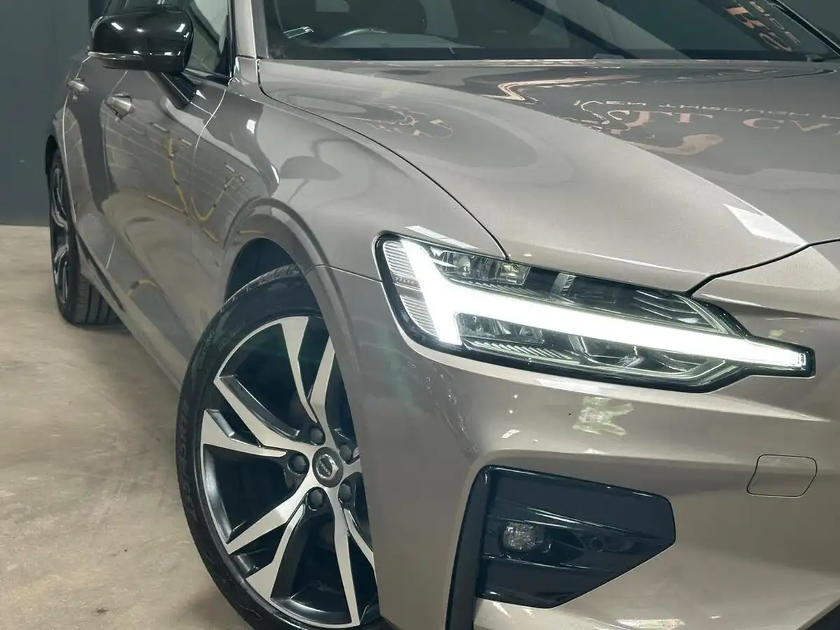 2019-volvo-v60-20td-d3-r-design-big-44