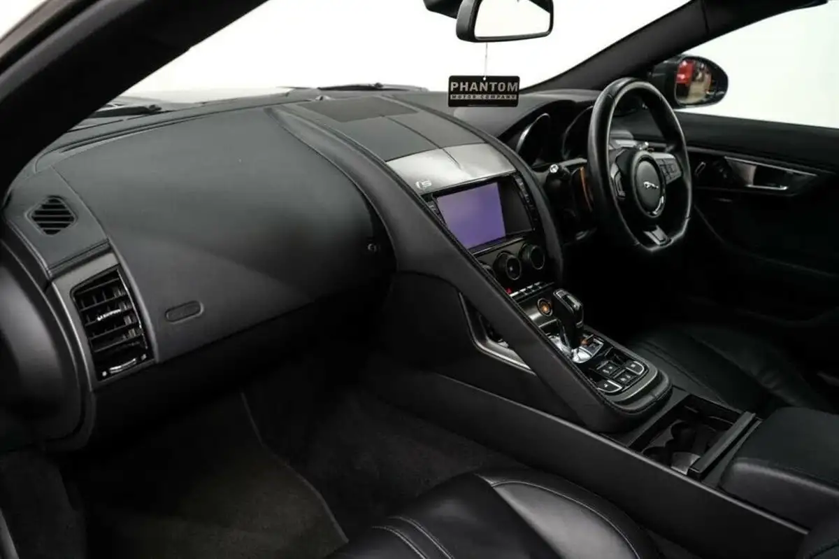 2013-jaguar-f-type-50-s-big-40