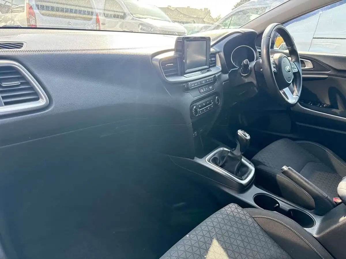 2019-kia-ceed-10-t-gdi-2-eco-hatchback-big-12