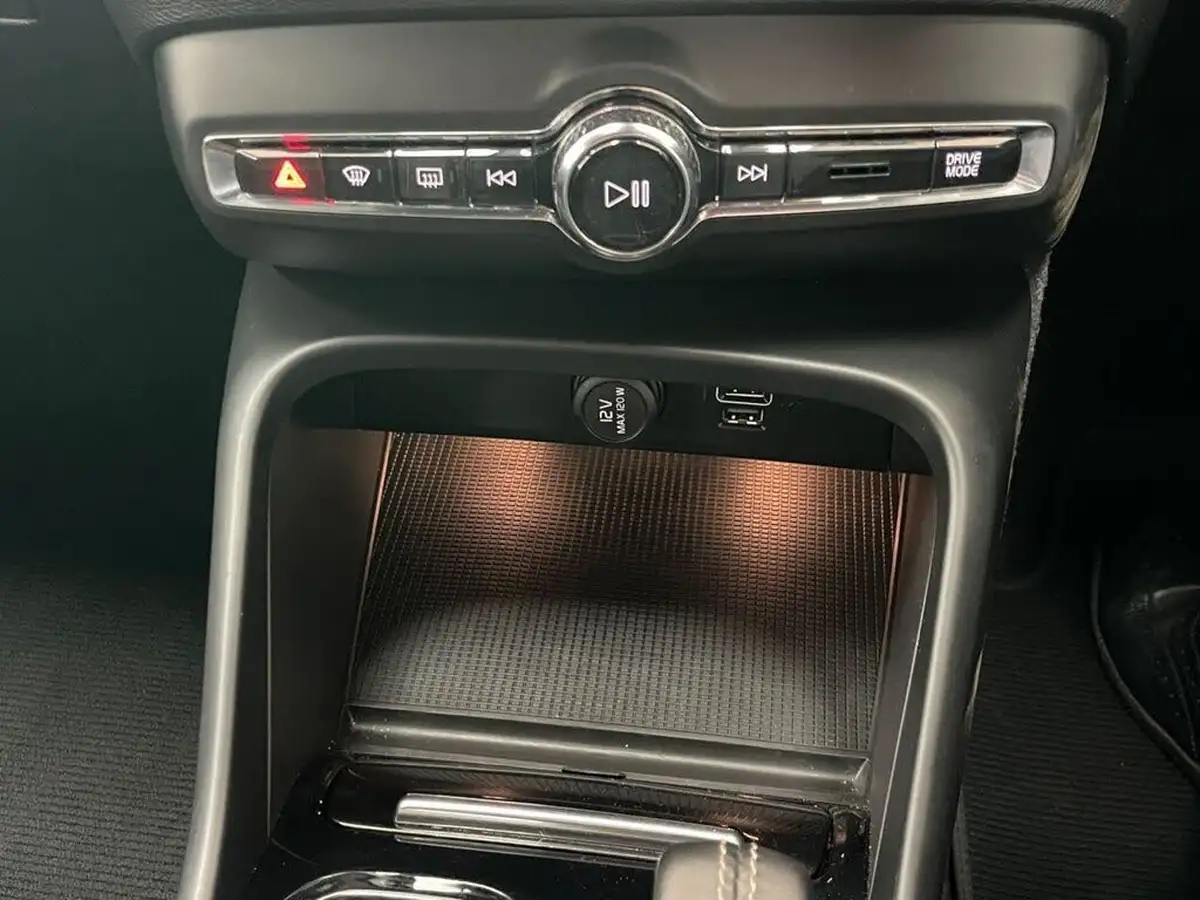 2019-volvo-xc40-20td-d3-r-design-awd-geartronic-big-40