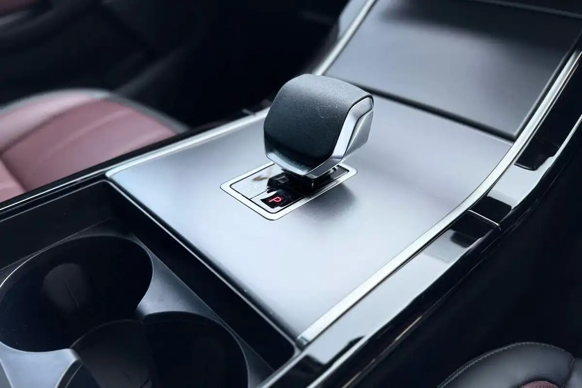 2024-land-rover-range-rover-evoque-20-d200-dynamic-hse-big-25