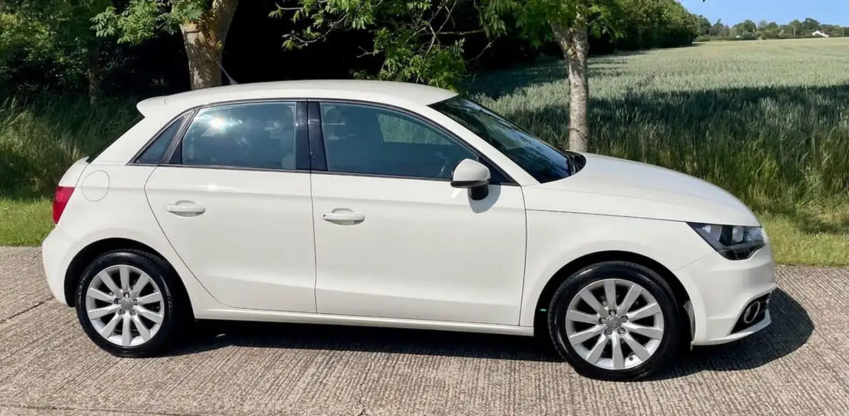 2013-audi-a1-12-sportback-5d-big-21