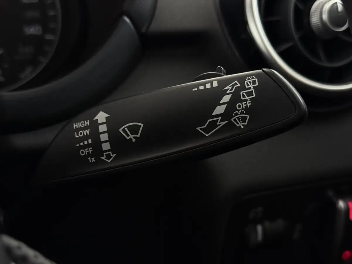 2015-audi-a1-14-s-line-125ps-ss-hatchback-3d-1395cc-big-23