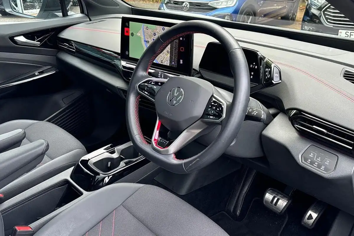 2023-volkswagen-id5-e-gtx-style-299ps-awd-big-24
