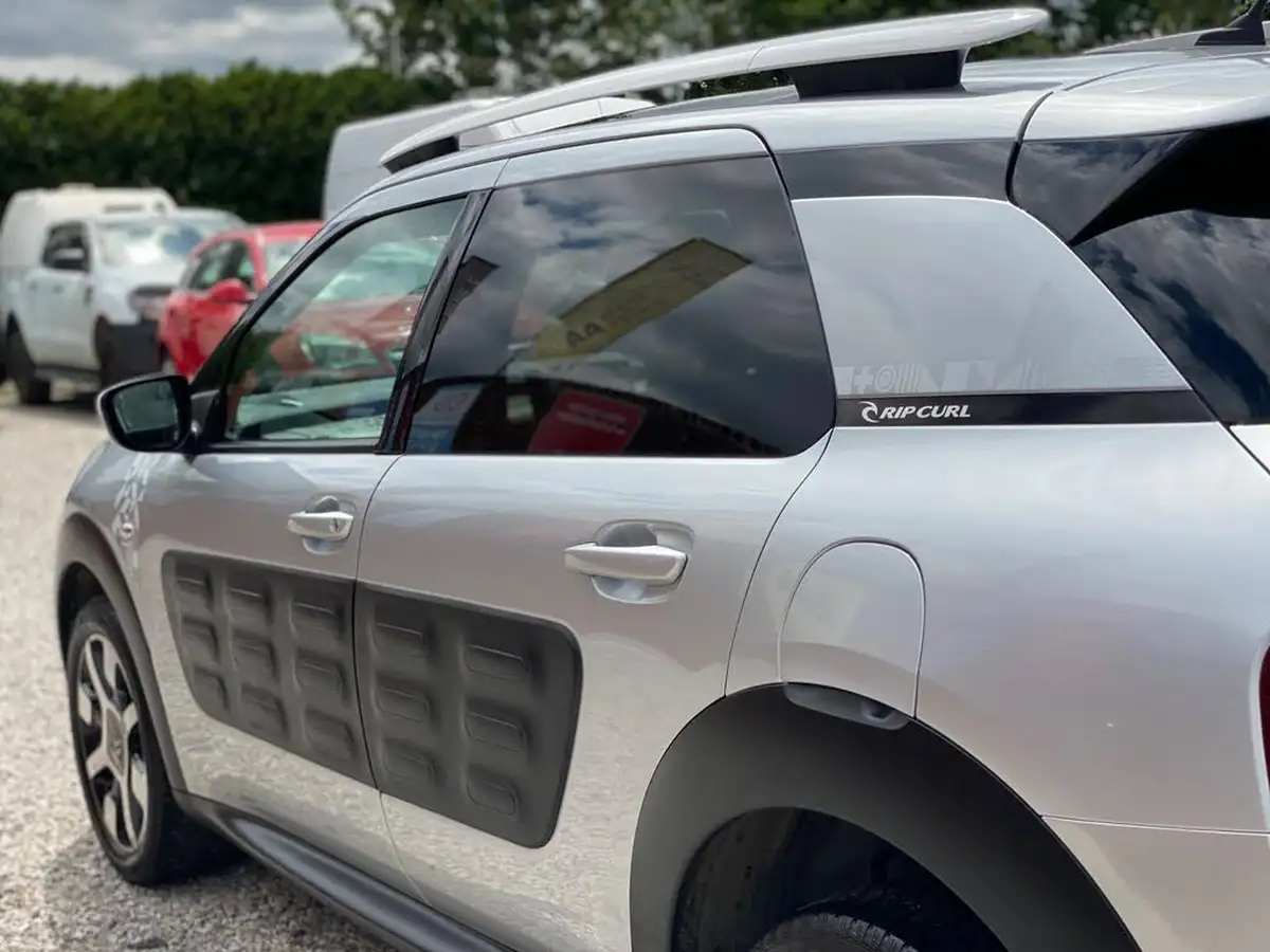 2017-citroen-c4-cactus-12-puretech-rip-curl-big-36