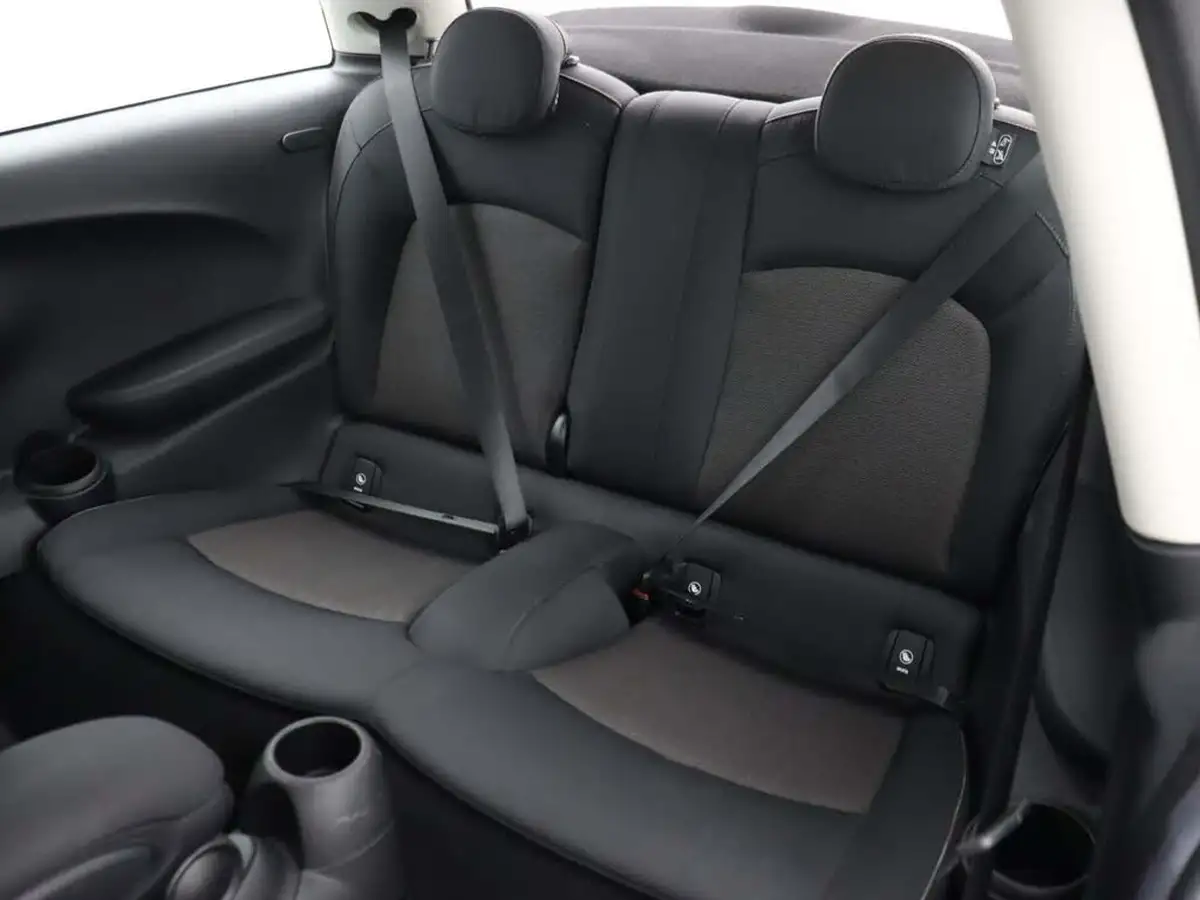 2019-mini-cooper-15-cooper-classic-hatchback-3d-big-14