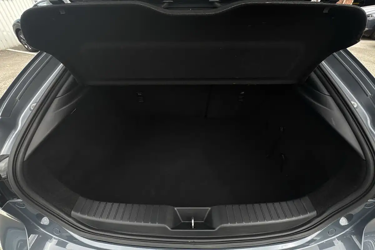 2020-mazda-mazda3-20-gt-sport-122ps-hatchback-5d-big-17