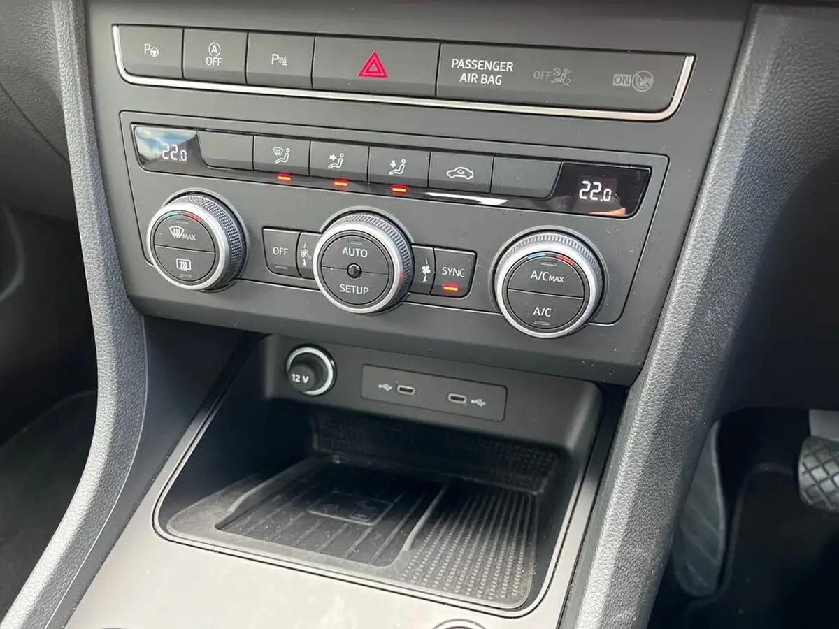 2023-seat-ateca-15-ecotsi-se-technology-big-23