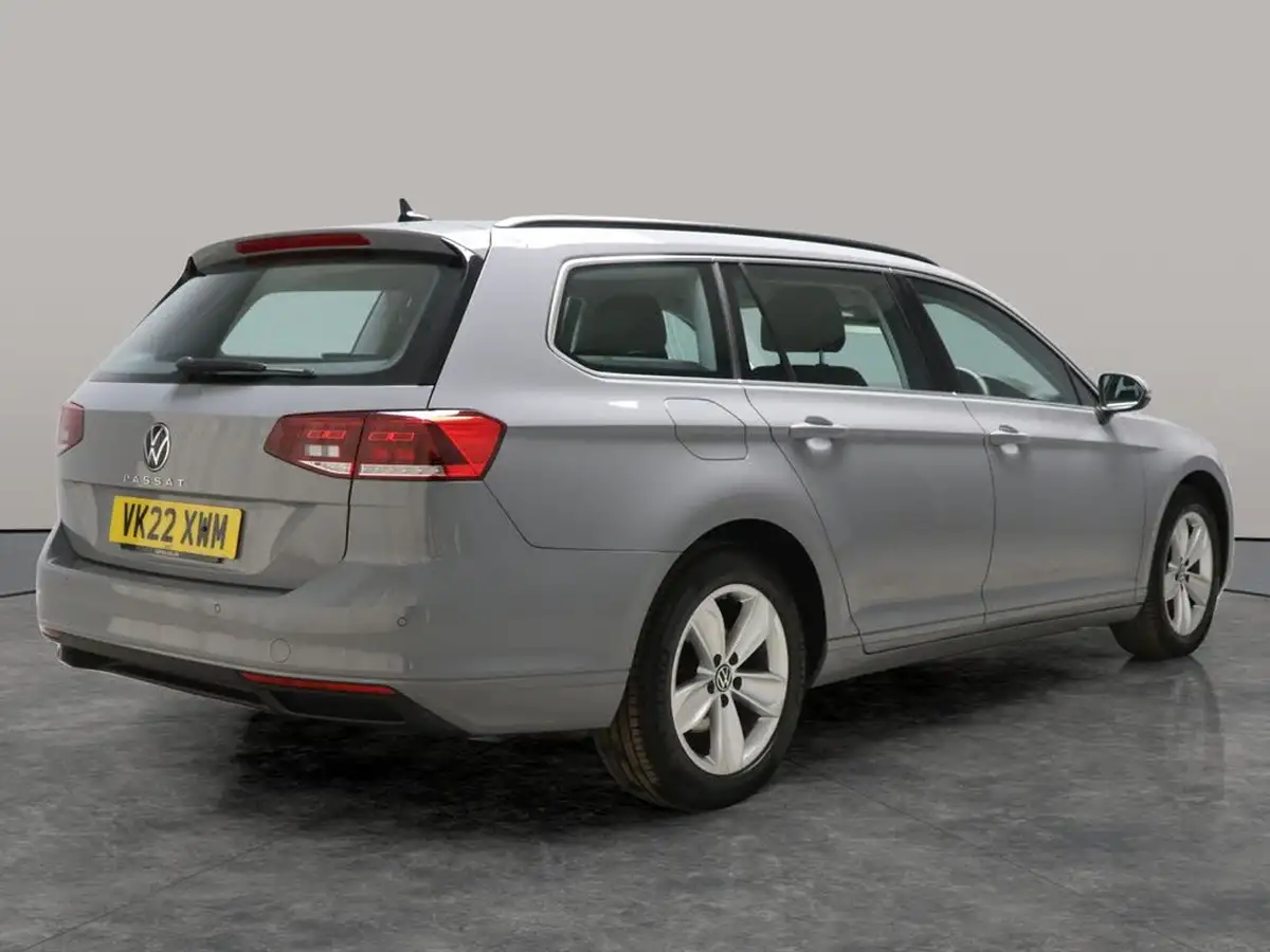 2022-volkswagen-passat-20tdi-se-nav-150ps-estate-5d-big-12
